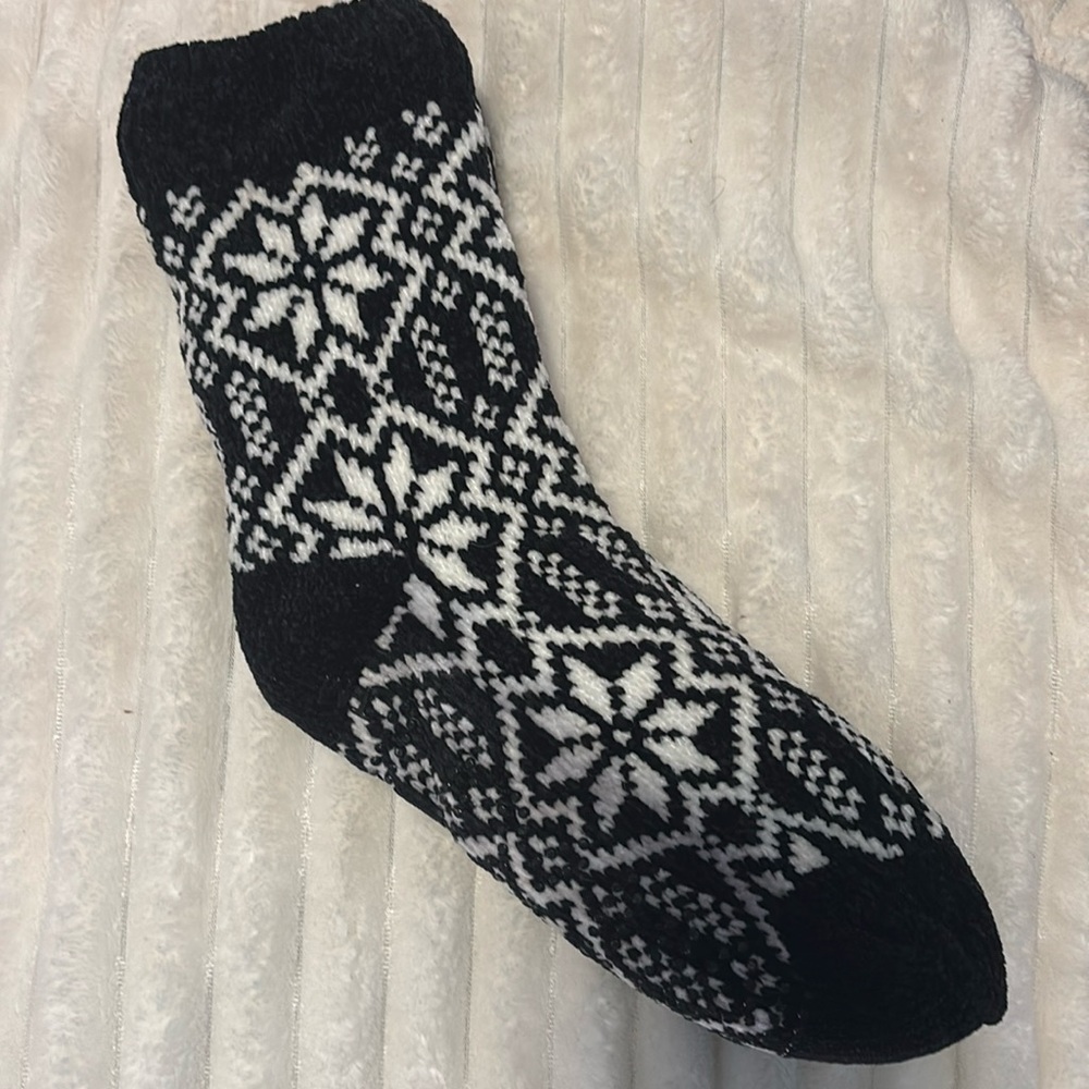 NWOT warm fuzzy socks